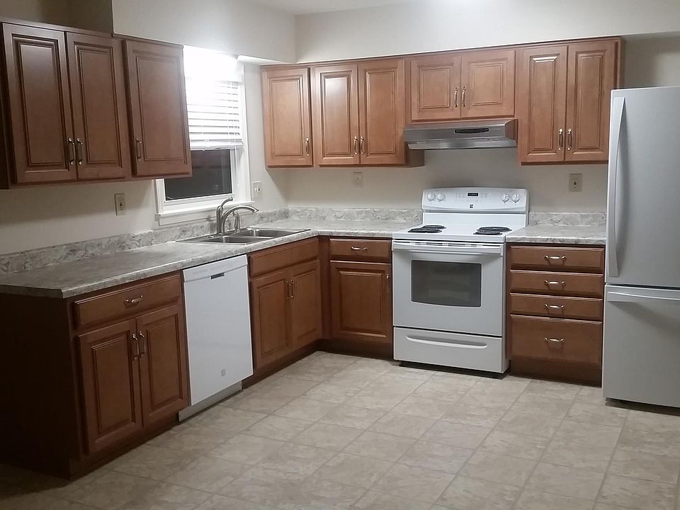 1st image of 3223 Wellingmoor Ave