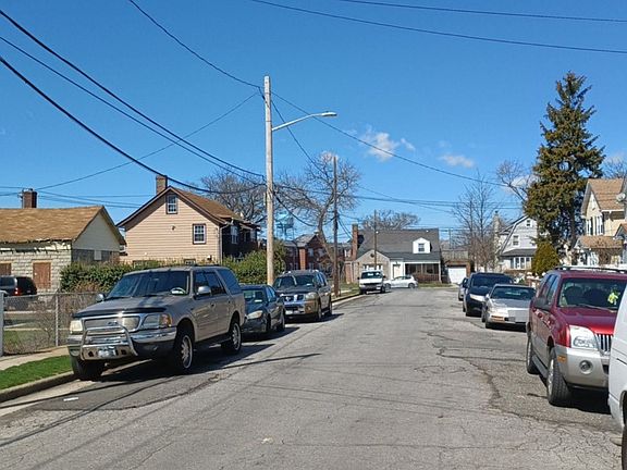 3rd image of 32 Maryland Ave