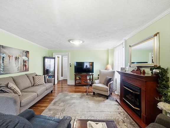 5th image of 271 7th St E