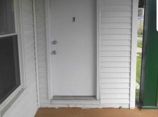 279 Raymond St APT 3, Elgin, IL 60120