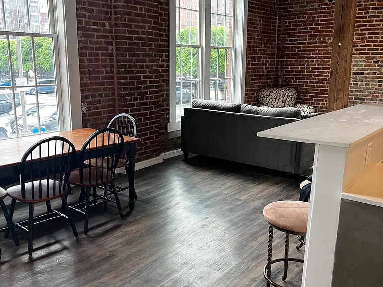 212 Morgan St #A — Photo 11