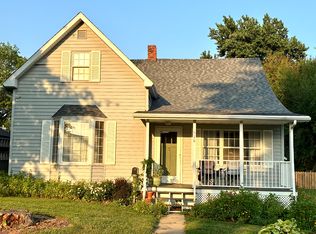 510 E 3rd St, Pella, IA 50219