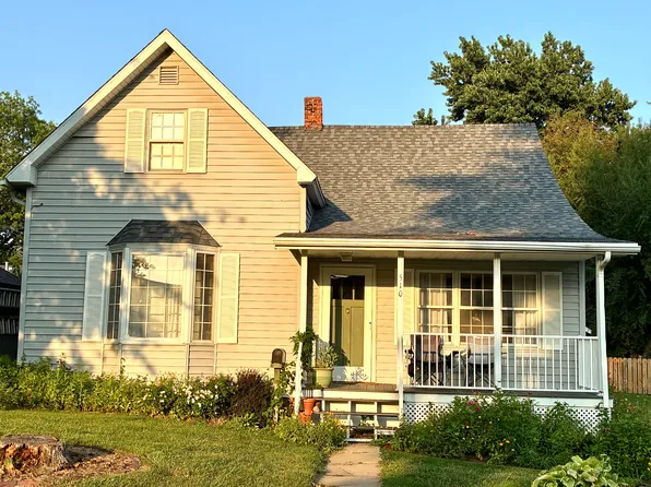 510 E 3rd St, Pella, IA 50219
