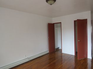 3242 36th St APT 1, Astoria, NY 11106