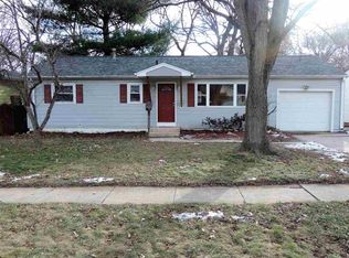 2041 Coldstream Ave NE, Cedar Rapids, IA 52402