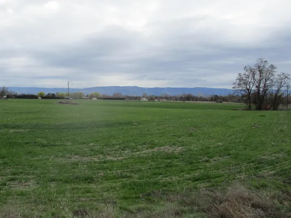 Bunchgrass Ln, Walla Walla, WA 99362
