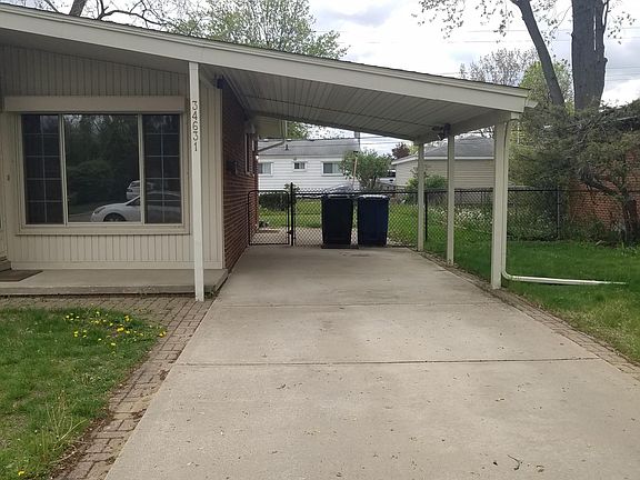 2nd image of 34631 Bayview St