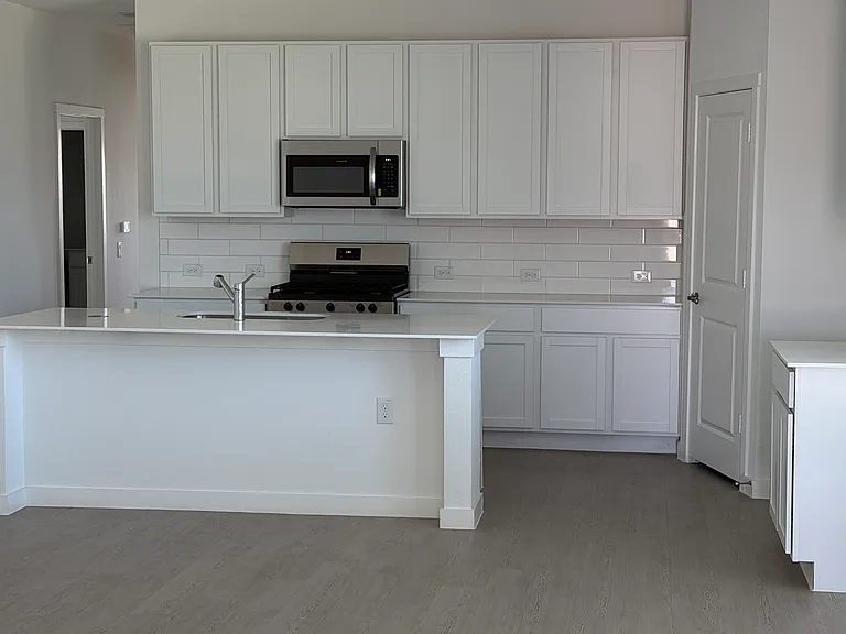 1446 Leticia Gln — Photo 18