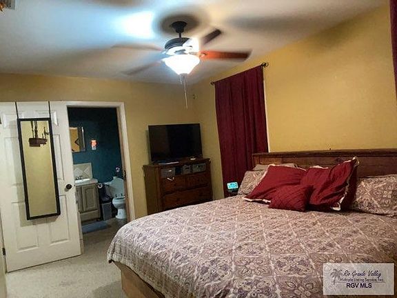 4th image of 2319 E Austin Ave #29-30