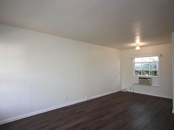 5th image of 658 N Madison Ave