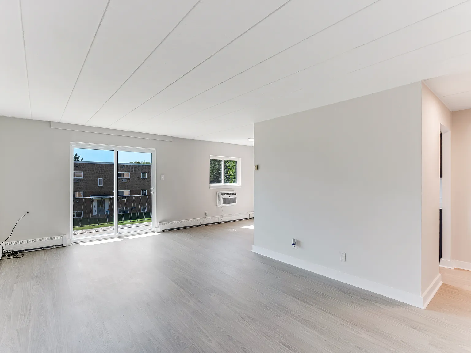 Meadowview — Photo 2