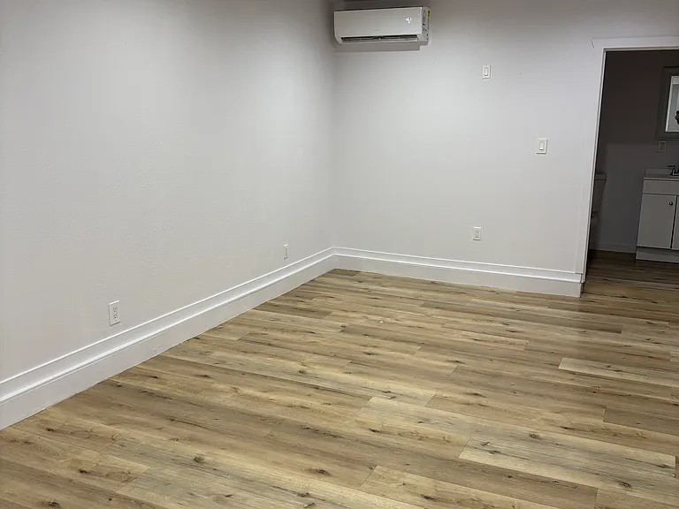10311 Croesus Ave — Photo 12