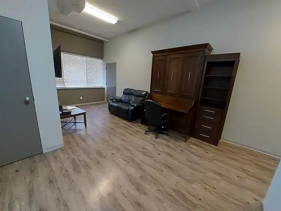 5th image of 9815 97th Ave #102
