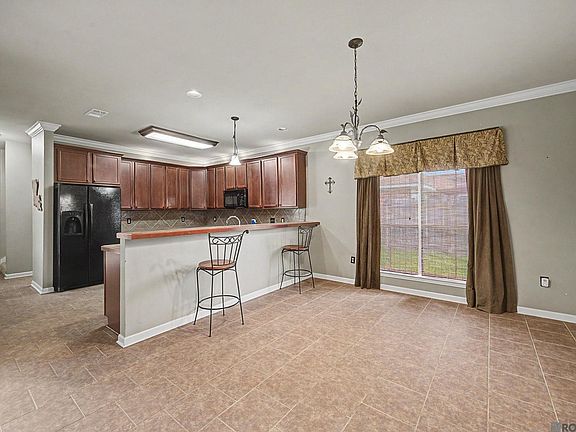 5th image of 26010 Wimbledon Dr