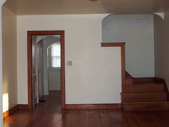 5th image of 2954 Indianola Ave #2956