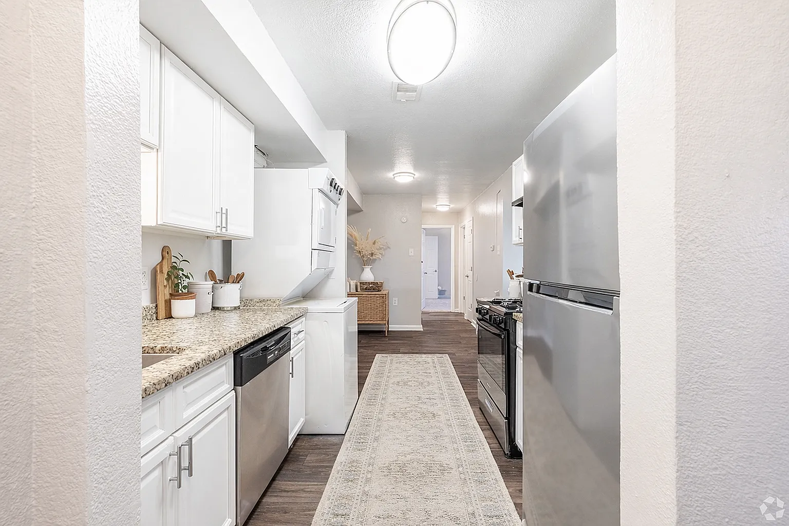 Aubrey Apartments — Photo 2