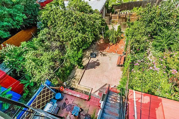 Rented by Capri Jet Realty Corp | media 2