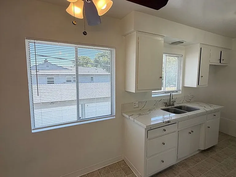 Ramona — Photo 36