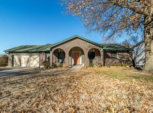2611 Pine Dr, Columbia, MO 65202