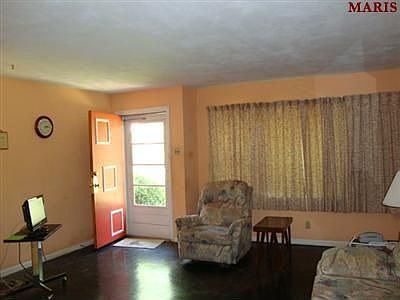 2nd image of 851 Deaver Ln