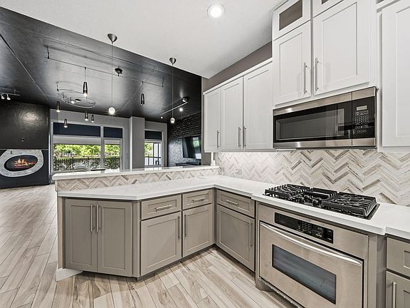 3rd image of 3 Waterway Ct APT 1B