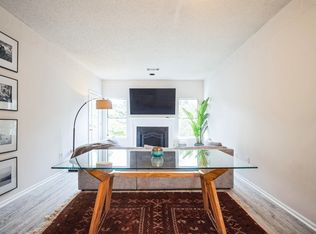 14325 Climbing Rose Way APT 203, Centreville, VA 20121