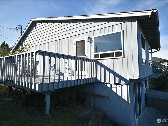 5th image of 2483 2 ND Avenue E