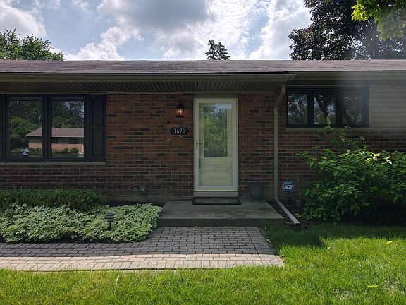 3rd image of 3672 Middlebury Ln