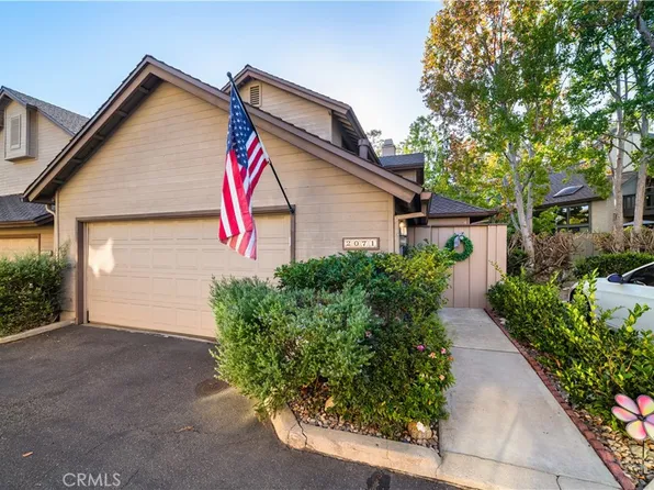 2071 Meadow View Ln, Costa Mesa, CA 92627