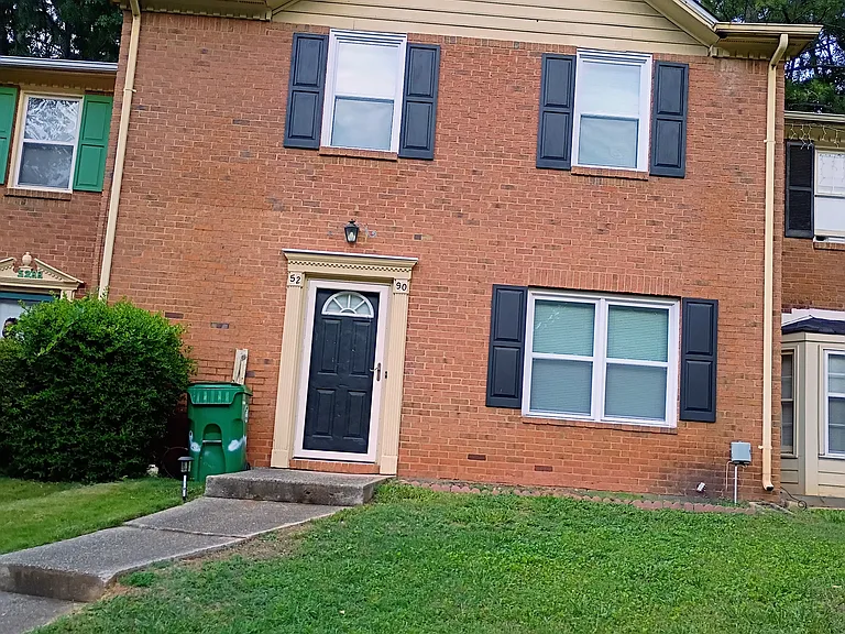 5290 Oakridge Dr — Photo 1
