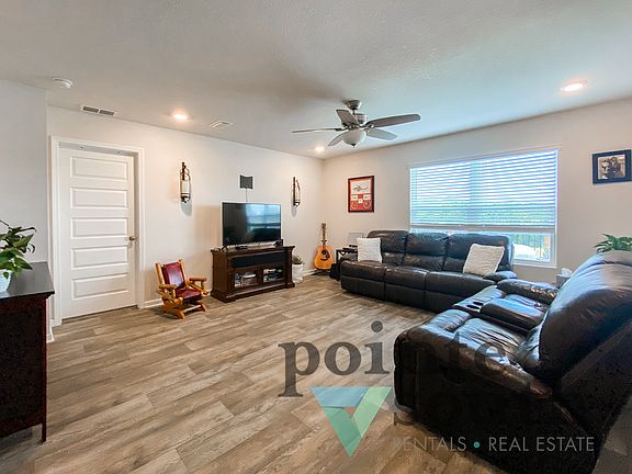 5th image of 5601 Guinevere Ln
