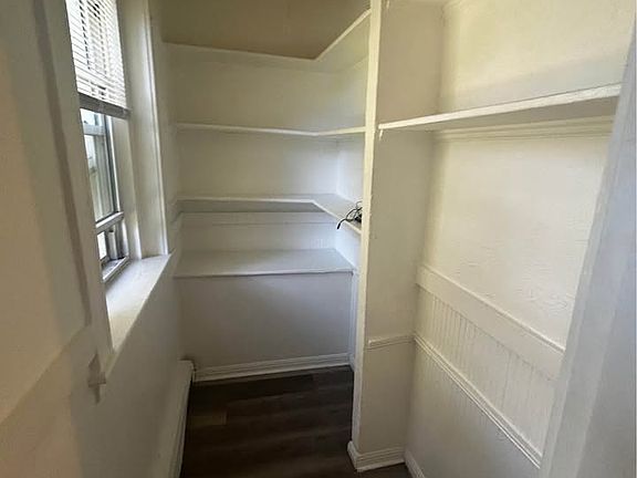 4th image of 98 Woodledge St #1