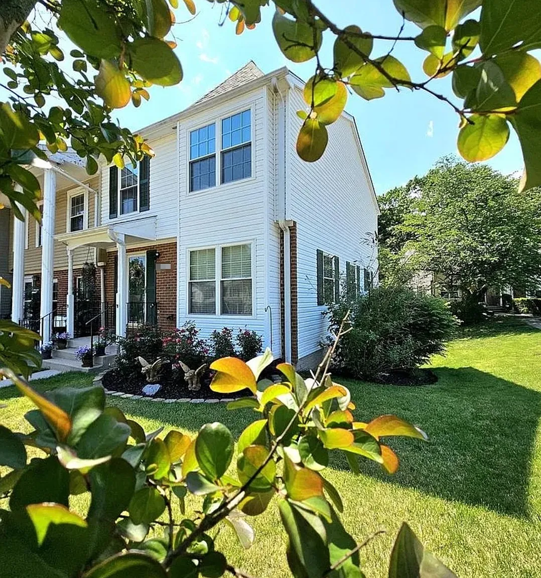 3 bed, 1695 sqft, $2,800 — Photo 3