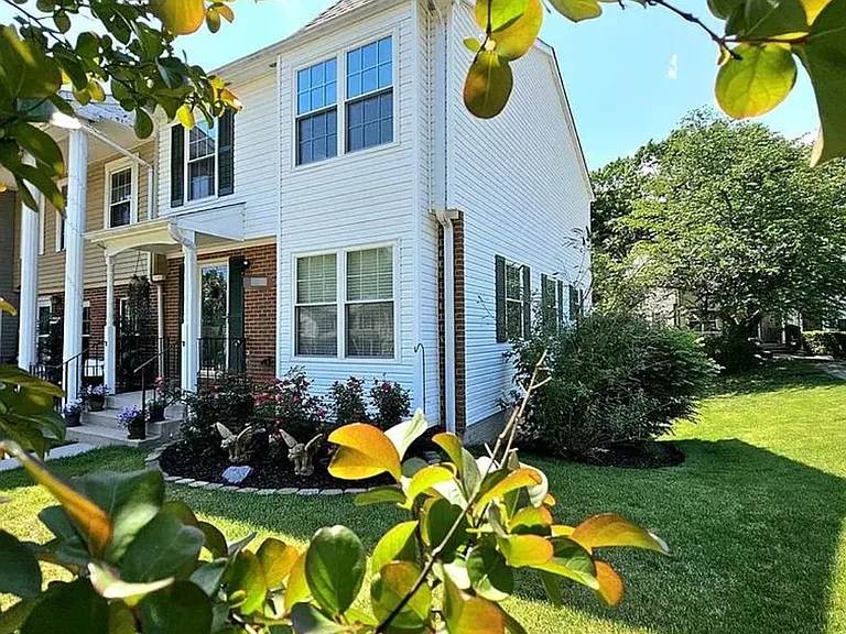 15110 Catalpa Ct — Photo 2