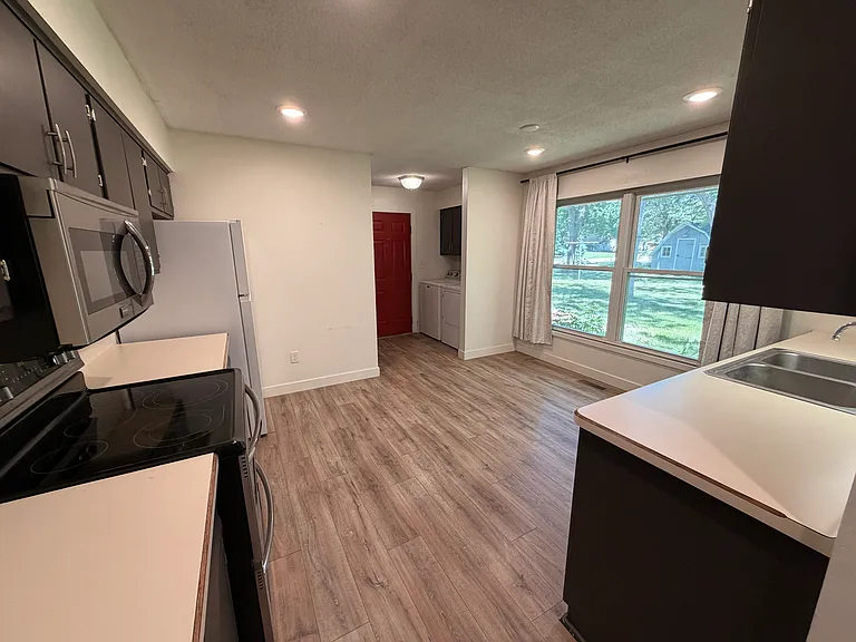 318 N Park St — Photo 10