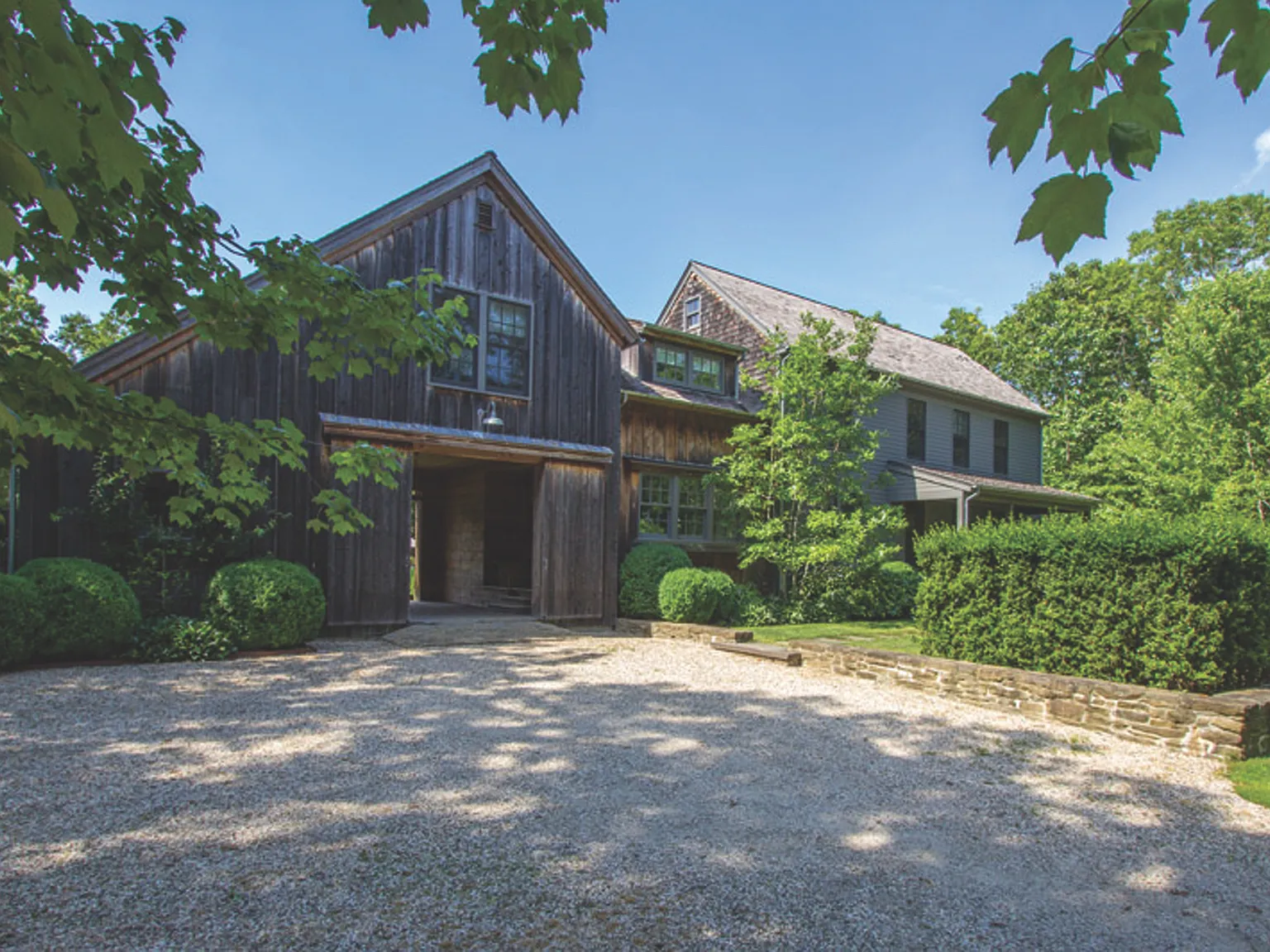 Exquisite Farmhouse in Sagaponack — Photo 4