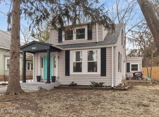 1518 Riverside Ave, St Charles, IL 60174