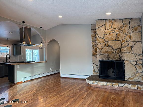 5th image of 12631 Tanada Loop