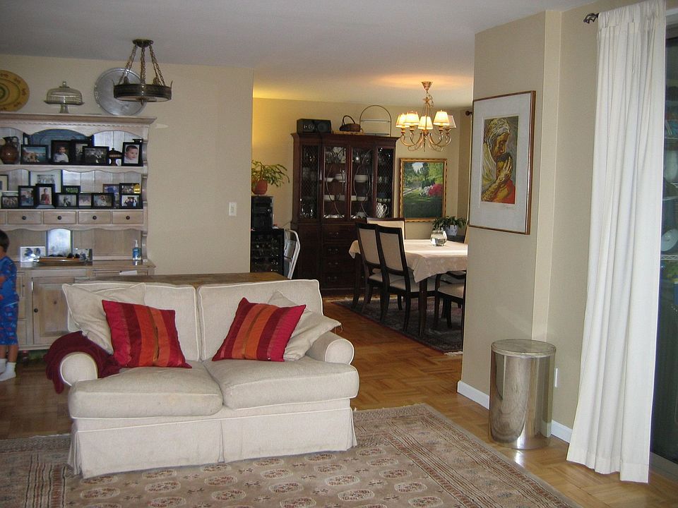 2nd image of 2000 Linwood Ave APT 18J