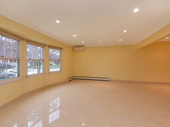 4th image of 135 S Centre Ave