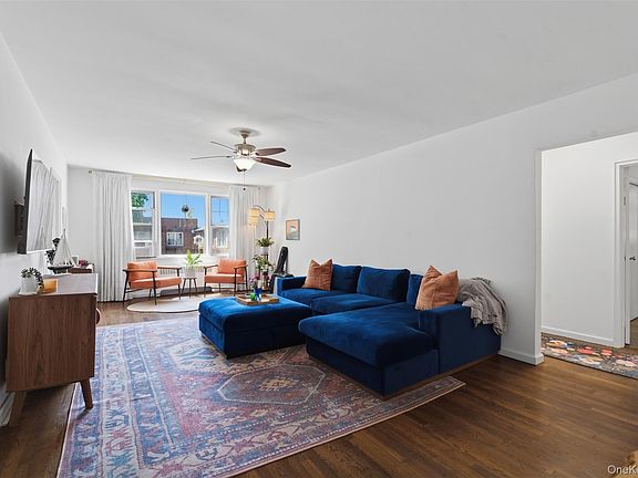 2nd image of 14 Soundview Avenue #28