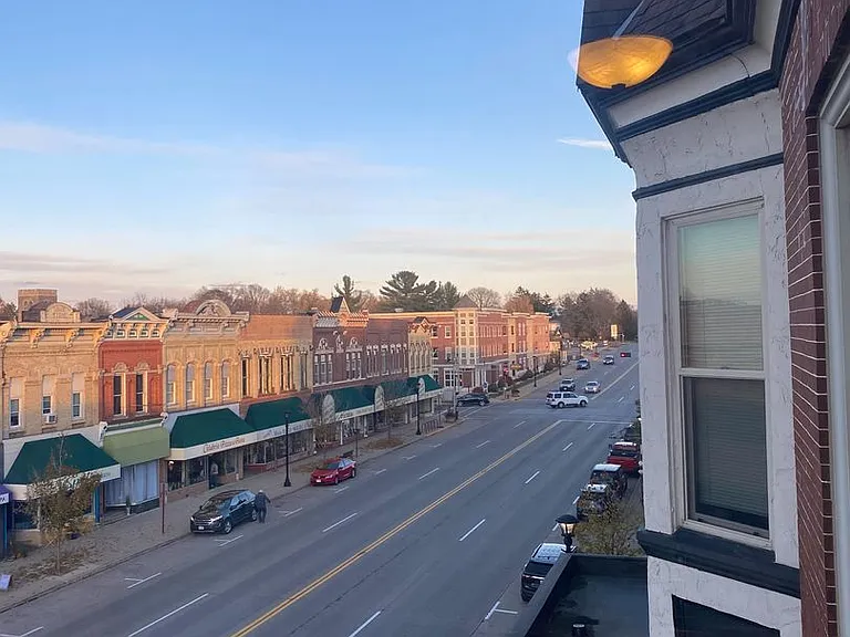 204 E Main St — Photo 6