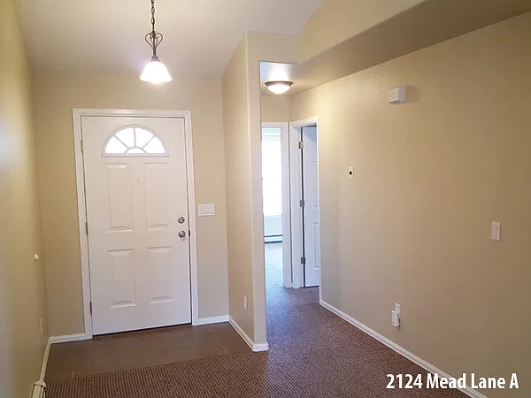 2124 Mead Lane A — Photo 2