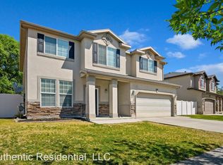 1016 W Fox Hollow Dr, North Salt Lake, UT 84054
