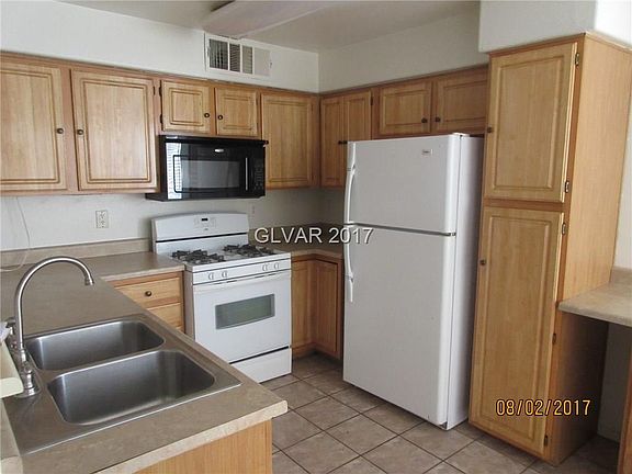 4th image of 5710 E Tropicana Ave Unit 1168