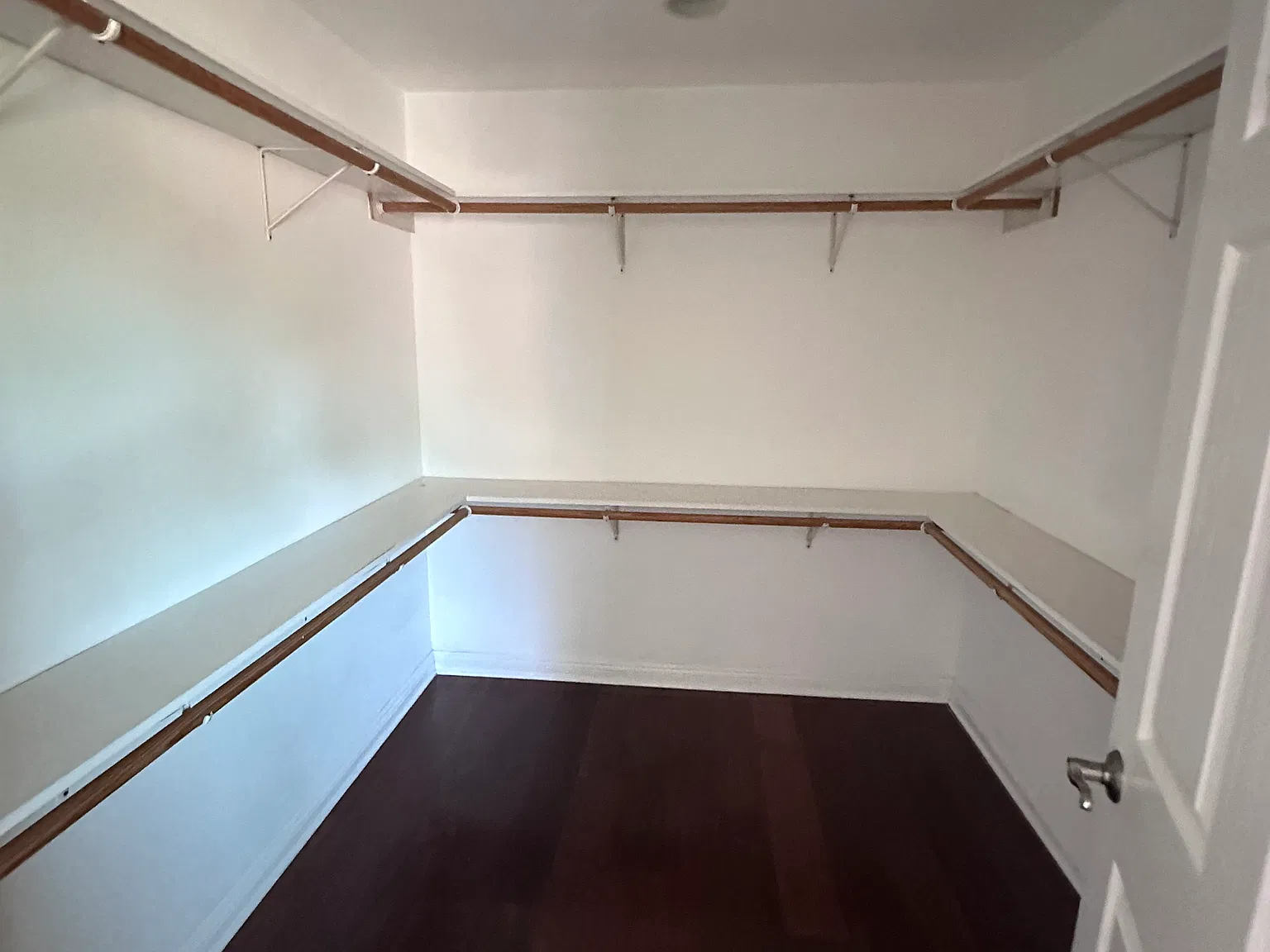 3 bed, 2.5 bath, 1600 sqft, $3,600 — Photo 3