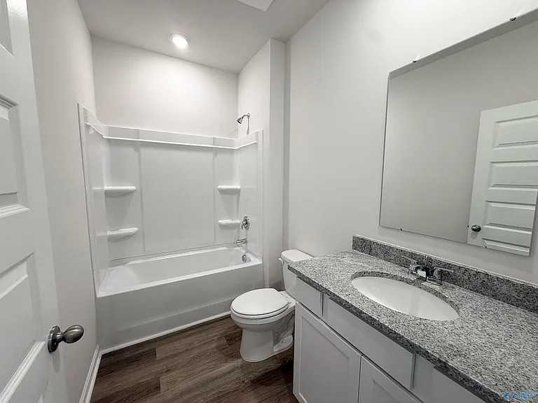 124 Betty Williams Dr — Photo 22