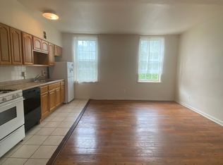 314 N 39th St #3, Philadelphia, PA 19104