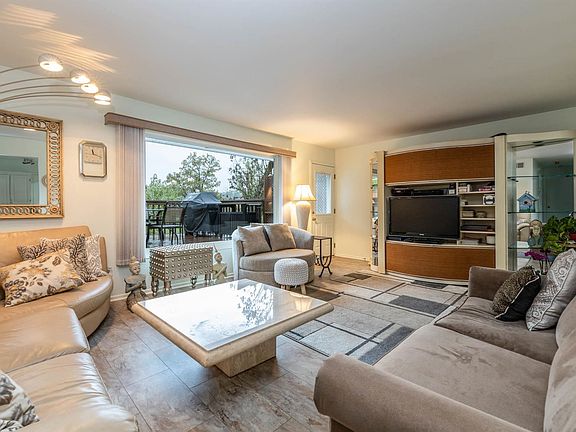 5th image of 10208 Queen Oaks Dr