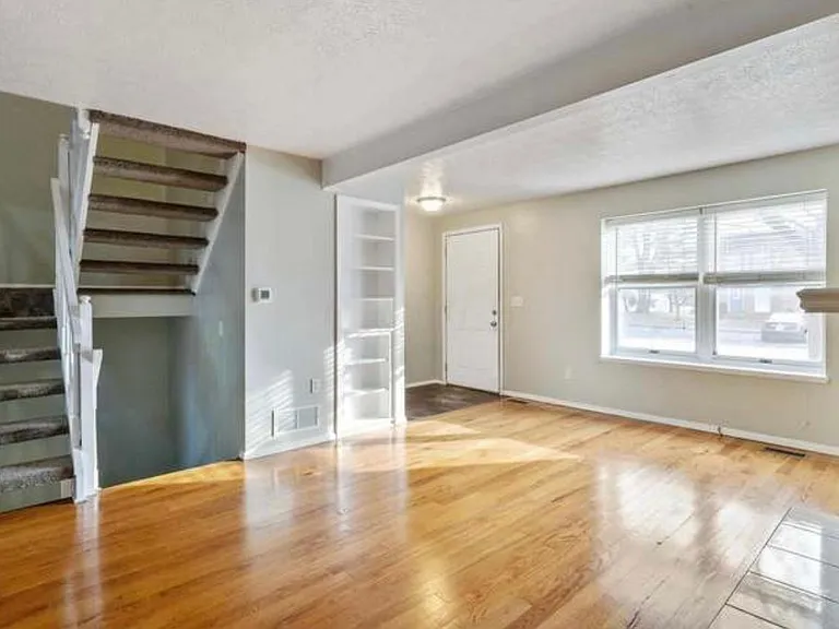 4382 Biscayne Ct — Photo 12